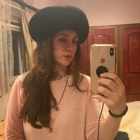 BNWT Genuine mink winter hat. made in 🇨🇦 by Mitchie’s - Picture 2 of 3